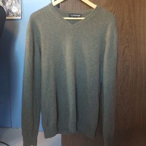 Cashmere Sweater v neck